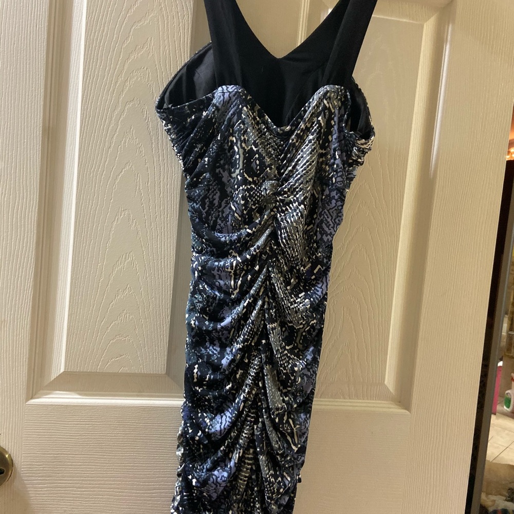 Beautiful Dress - Picture 3 of 3